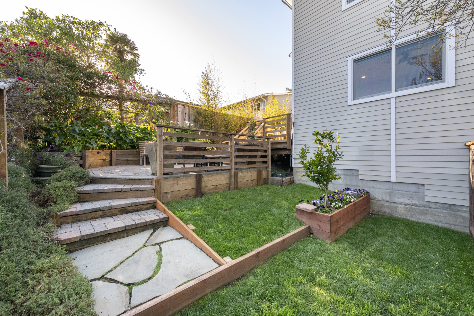 548 Hermosa Ave