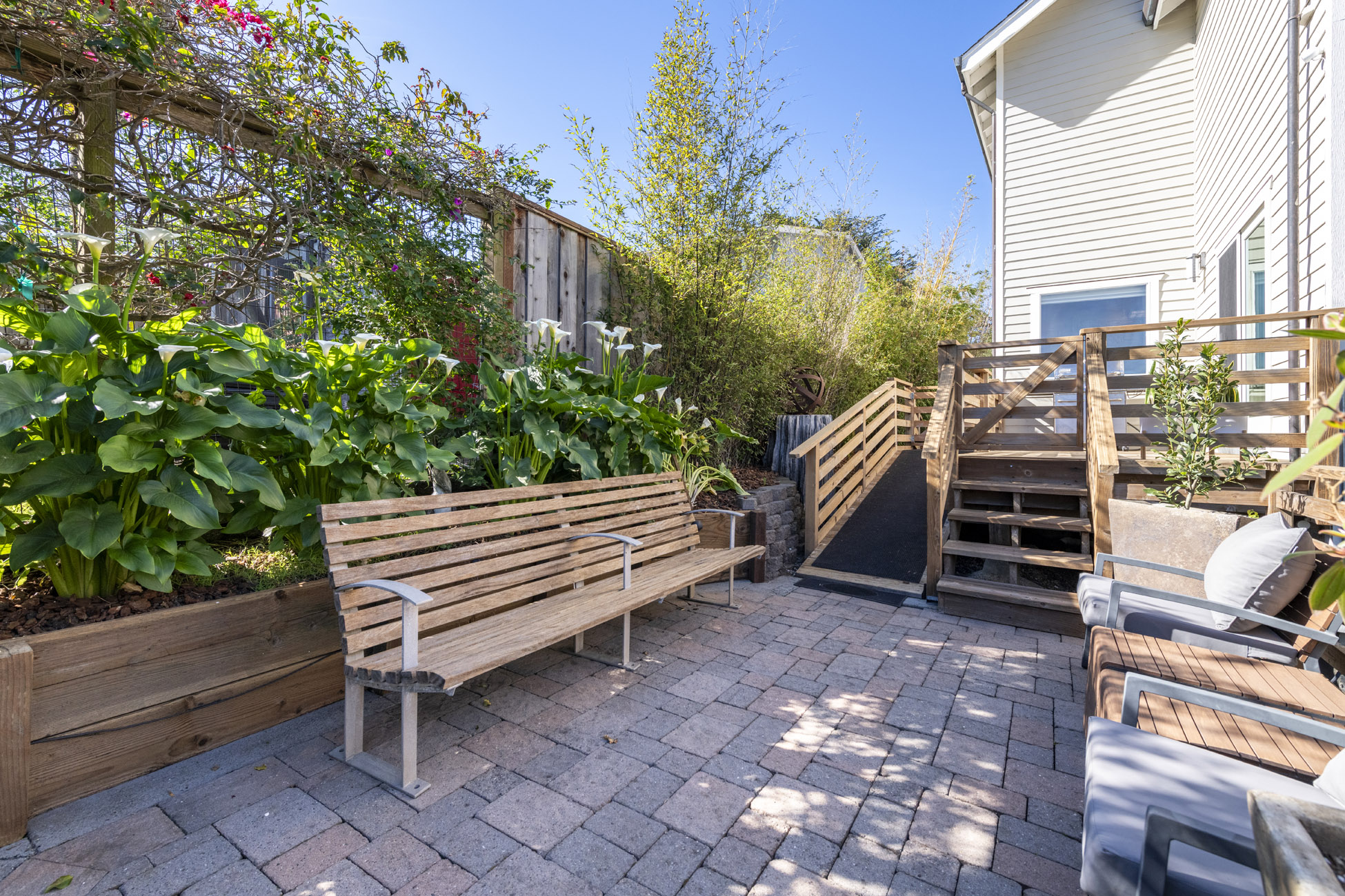 548 Hermosa Ave