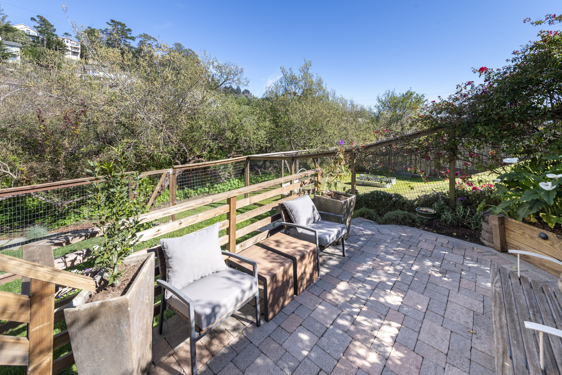 548 Hermosa Ave